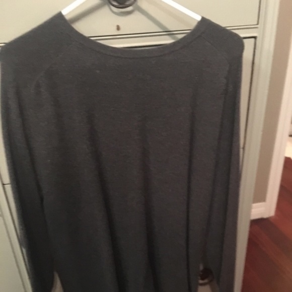 Mossimo sweater - Picture 1 of 3